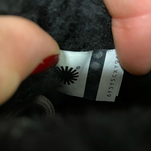 Ugg | Adirondack II Plaid Waterproof Snow Boots Black Size 6 NEW - Picture 6 of 8